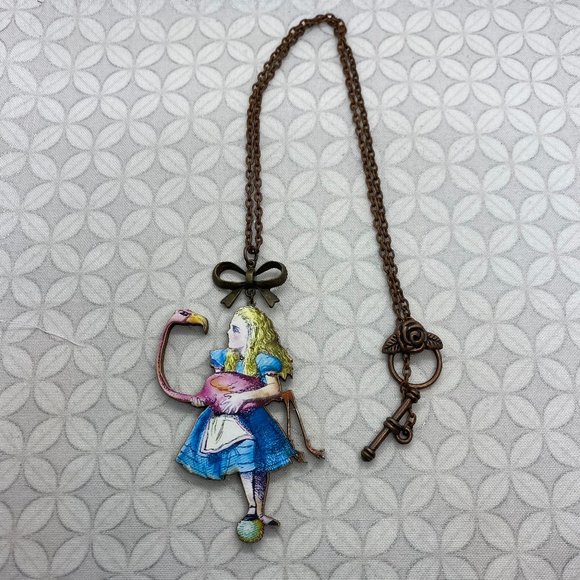 Alice in wonderland flamingo wood cut necklace - Picture 1 of 6